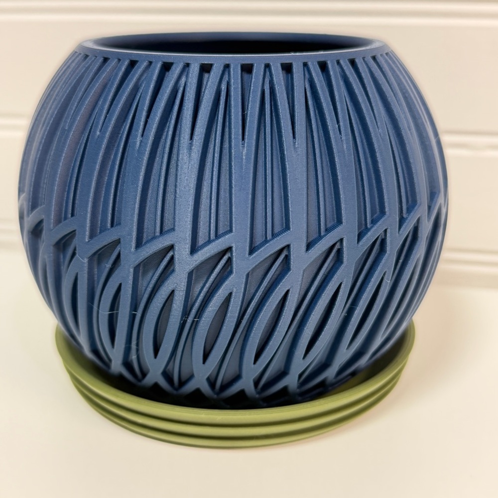 The Zyra Planter, Indoor Flower Pot, Tabletop Planter, Ribbed Lattice Pattern - Picture 8 of 12